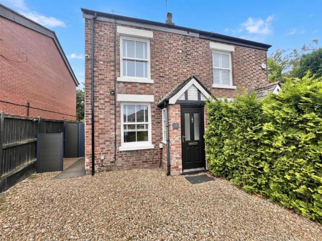2 bedroom semi detached house for sale