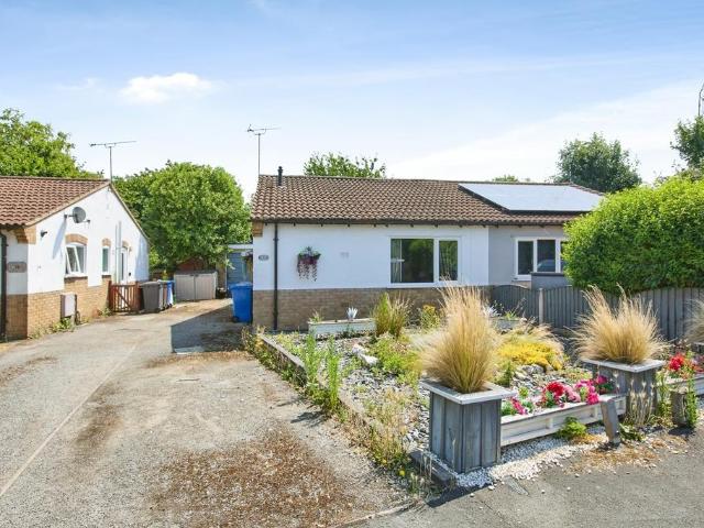 2 bedroom semi detached house for sale