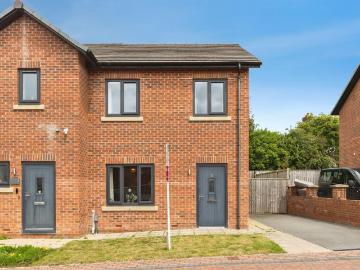2 bedroom semi detached house for sale