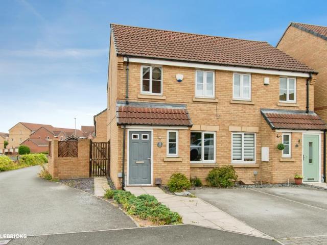 2 bedroom semi detached house for sale