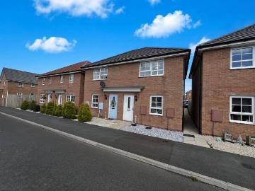 2 bedroom semi detached house for sale