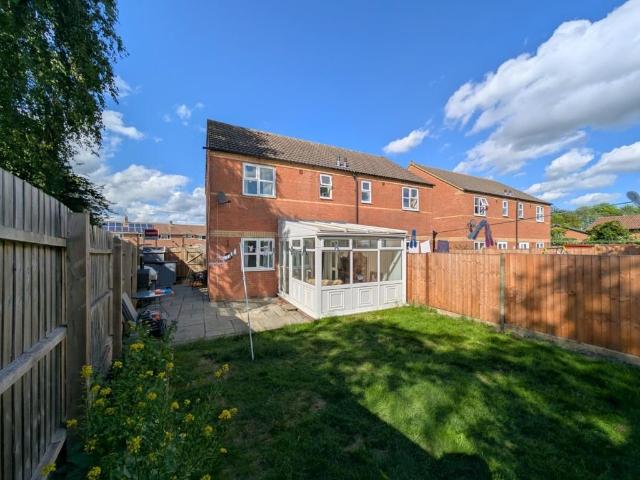 2 bedroom semi detached house for sale