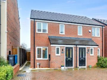 2 bedroom semi detached house for sale