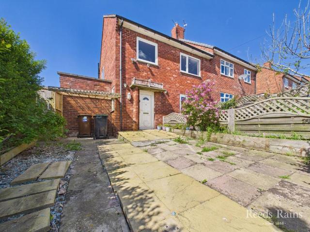 2 bedroom semi detached house for sale