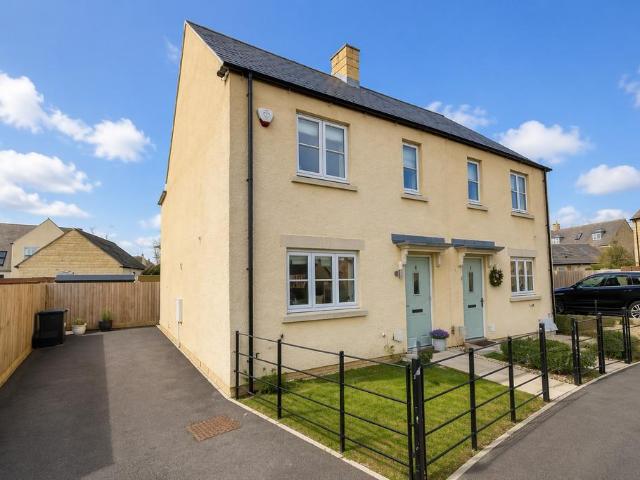 2 bedroom semi detached house for sale