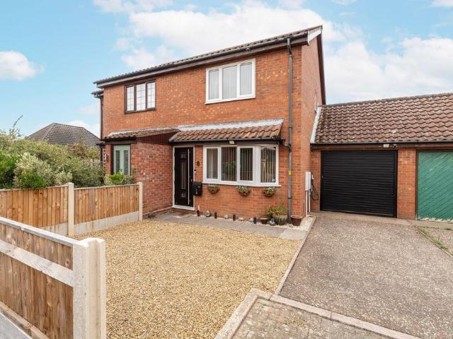 2 bedroom semi detached house for sale