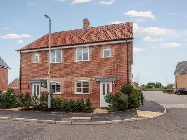 2 bedroom semi detached house for sale