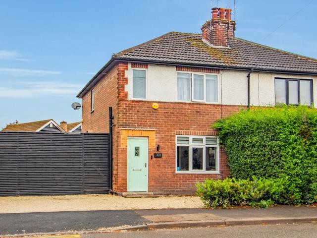 2 bedroom semi detached house for sale