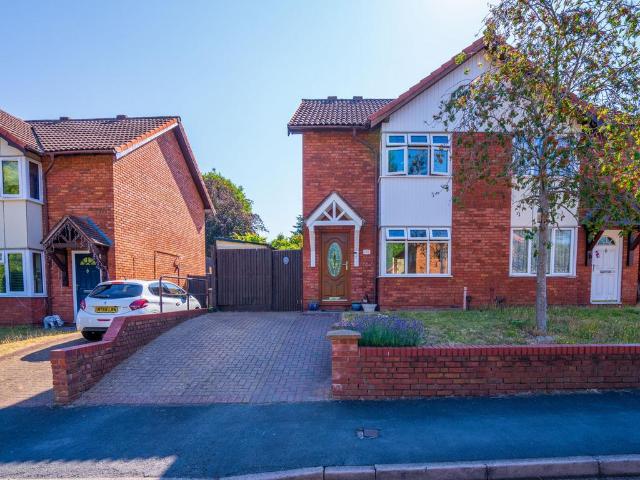 2 bedroom semi detached house for sale