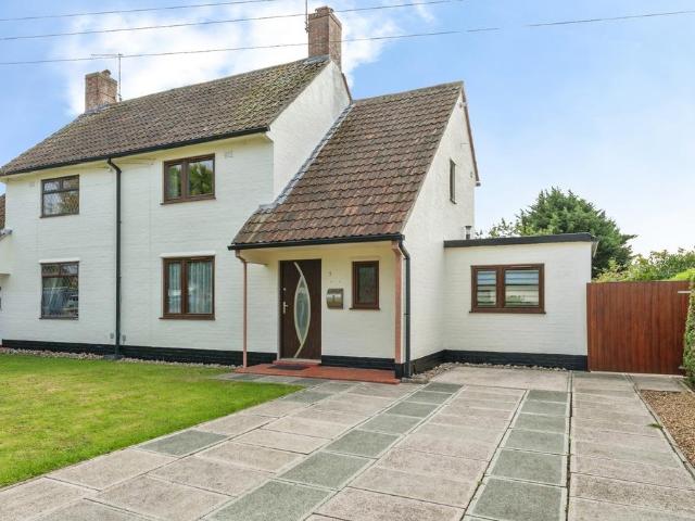 2 bedroom semi detached house for sale
