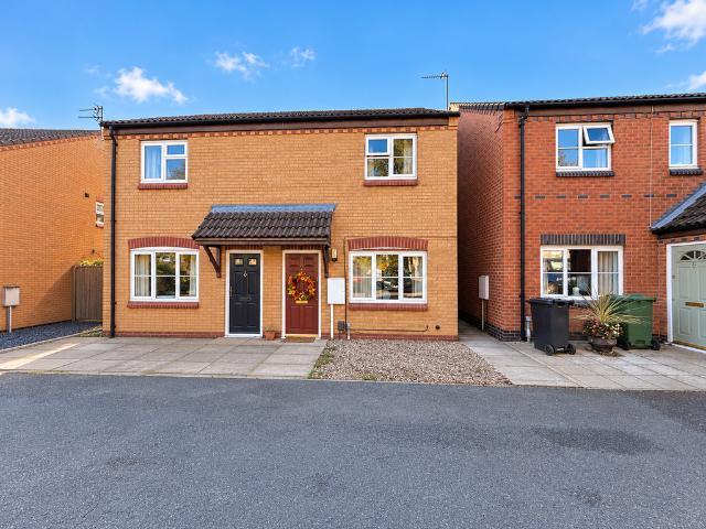 2 bedroom semi detached house for sale
