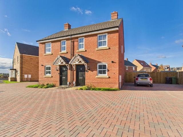 2 bedroom semi detached house for sale