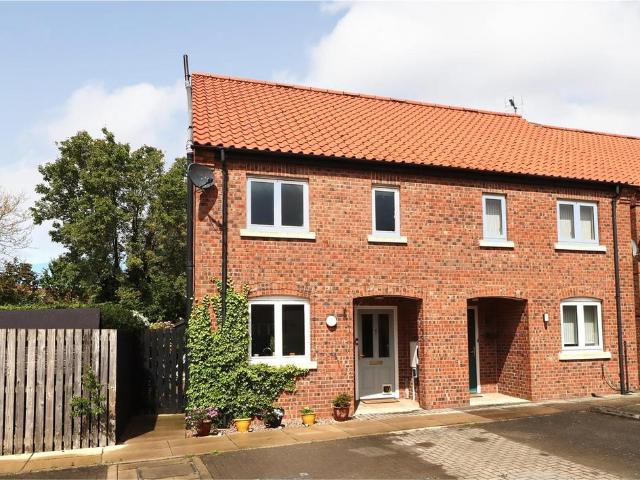 2 bedroom semi detached house for sale