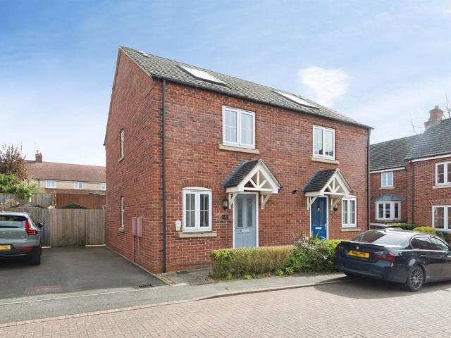2 bedroom semi detached house for sale
