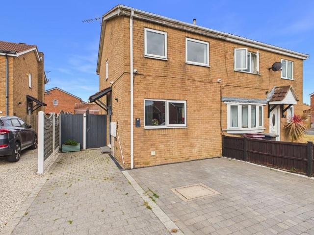 2 bedroom semi detached house for sale