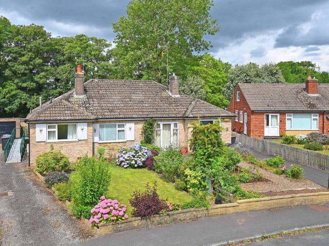 2 bedroom semi detached house for sale
