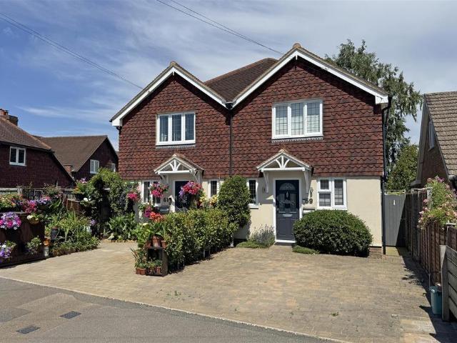 2 bedroom semi detached house for sale