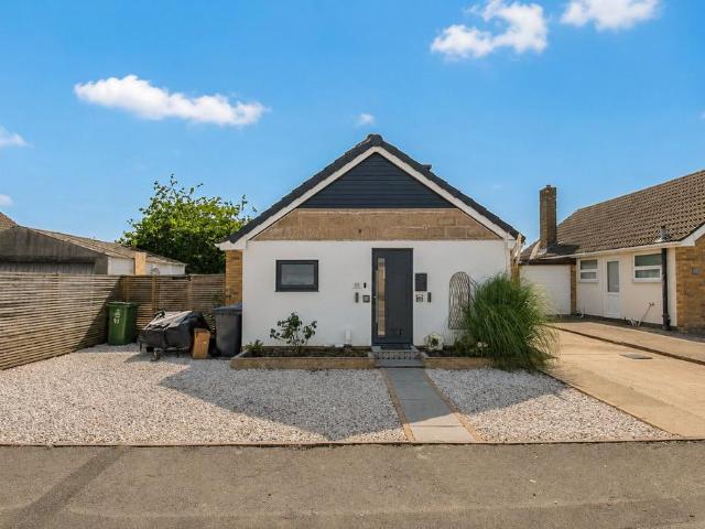 2 bedroom detached house for sale