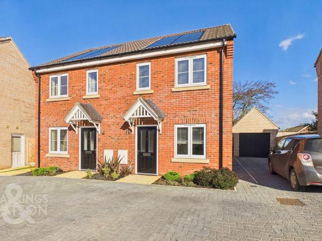 2 bedroom semi detached house for sale