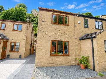2 bedroom semi detached house for sale