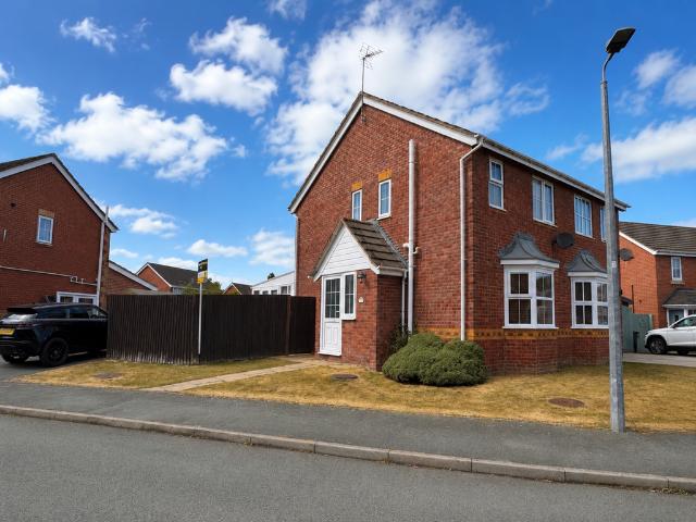 2 bedroom semi detached house for sale