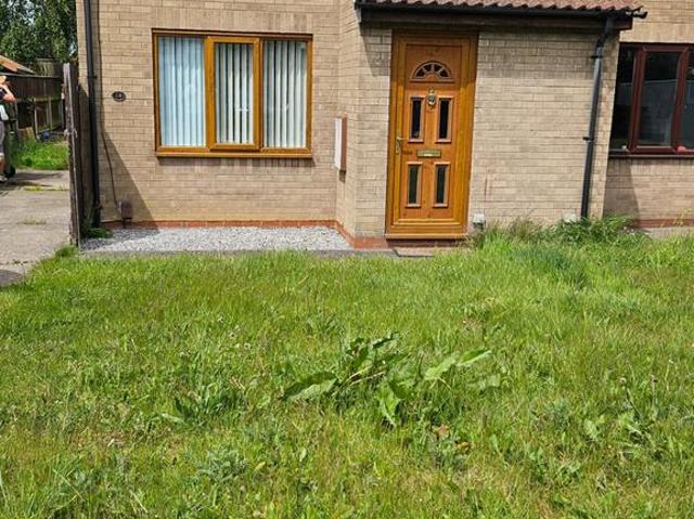 2 bedroom semi detached house for sale