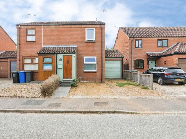 2 bedroom semi detached house for sale