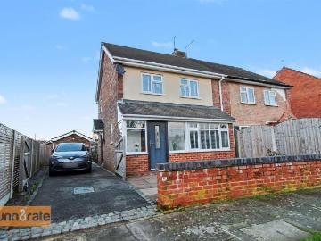 2 bedroom semi detached house for sale