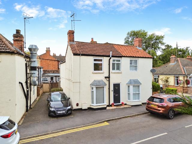 2 bedroom semi detached house for sale
