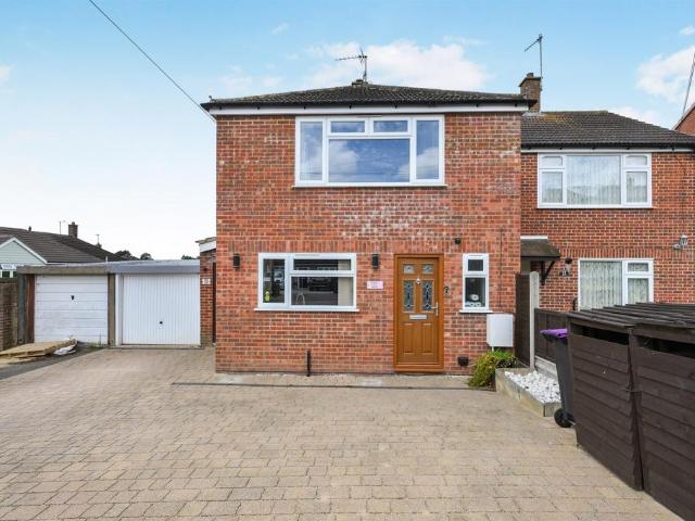 2 bedroom semi detached house for sale
