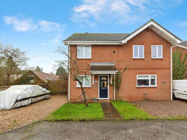 2 bedroom semi detached house for sale
