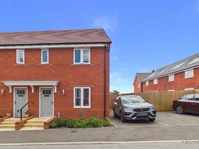 2 bedroom semi detached house for sale