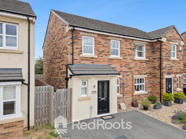 2 bedroom semi detached house for sale