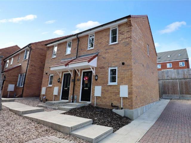 2 bedroom semi detached house for sale