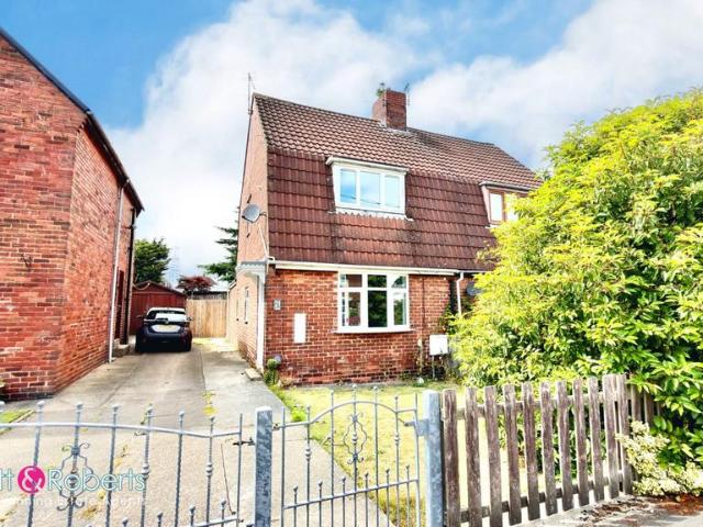 2 bedroom semi detached house for sale