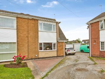 2 bedroom semi detached house for sale