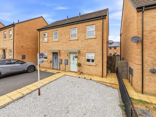 2 bedroom semi detached house for sale