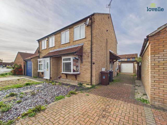2 bedroom semi detached house for sale