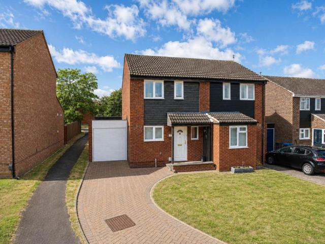2 bedroom semi detached house for sale
