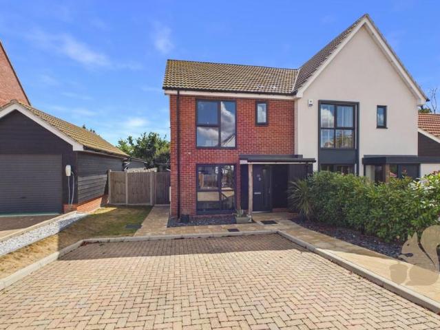 2 bedroom semi detached house for sale