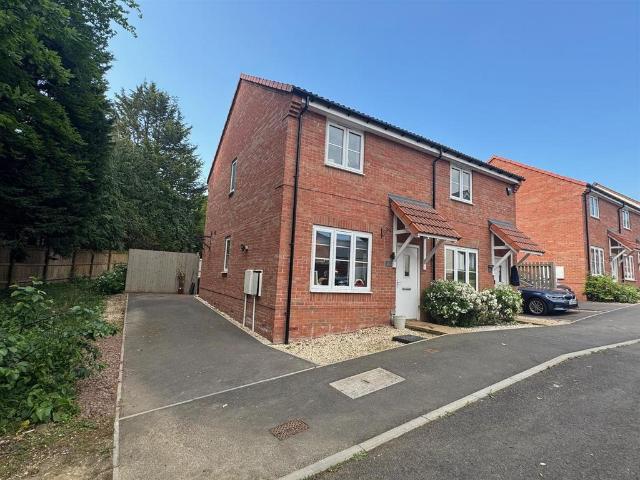 2 bedroom semi detached house for sale