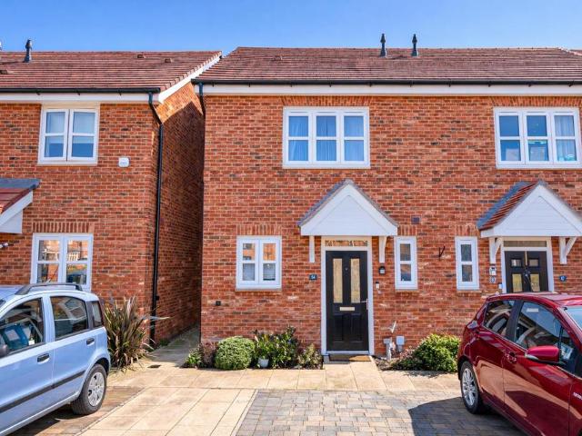 2 bedroom semi detached house for sale