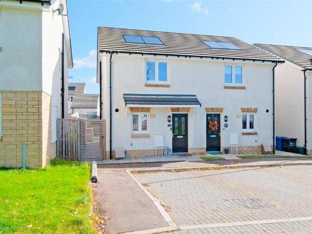 2 bedroom semi detached house for sale