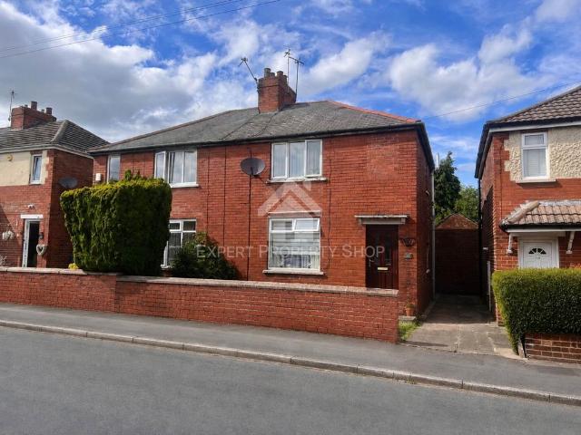 2 bedroom semi detached house for sale