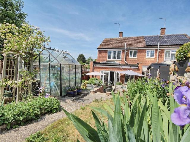 2 bedroom semi detached house for sale