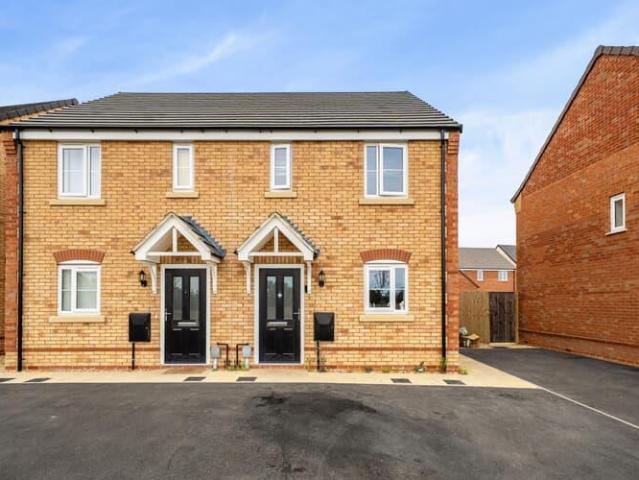 2 bedroom semi detached house for sale