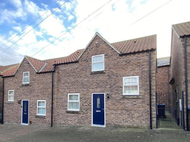 2 bedroom semi detached house for sale