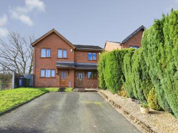 2 bedroom semi detached house for sale