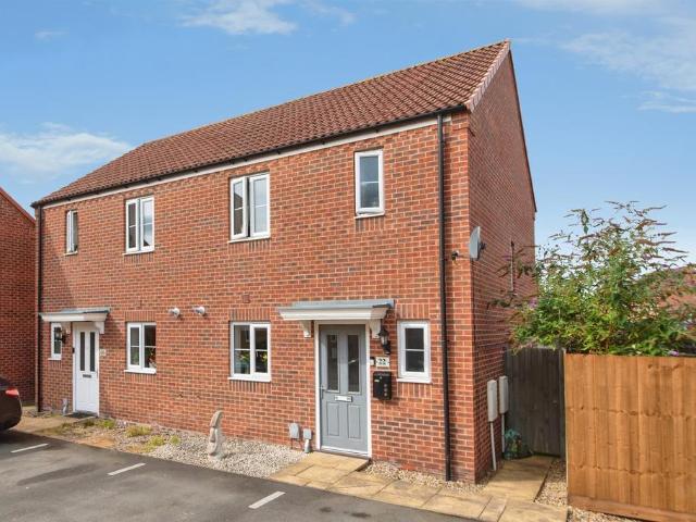 2 bedroom semi detached house for sale