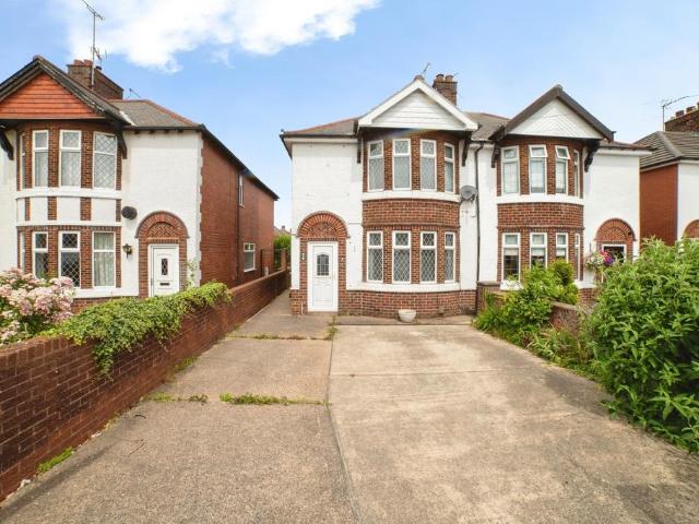 2 bedroom semi detached house for sale
